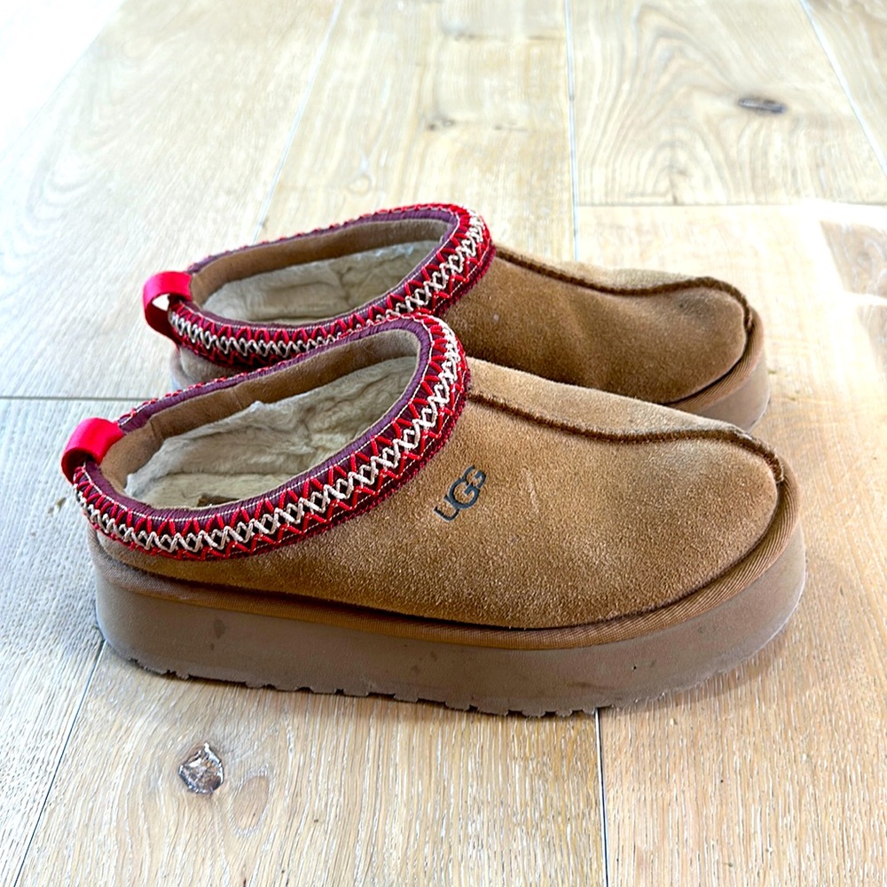 UGG platform Tazz size 7